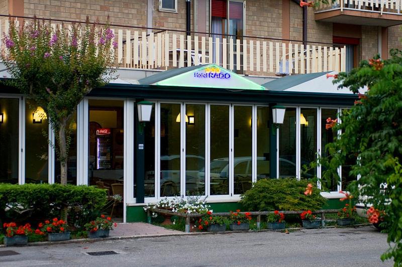 Hotel Rado ليدو دي يسولو المظهر الخارجي الصورة