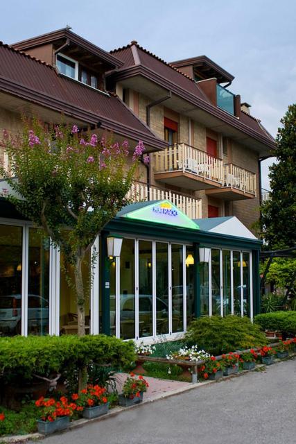 Hotel Rado ليدو دي يسولو المظهر الخارجي الصورة