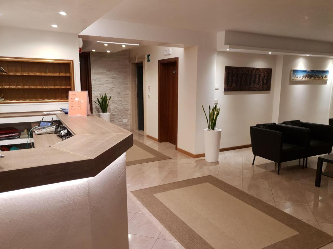 Hotel Rado ليدو دي يسولو المظهر الخارجي الصورة